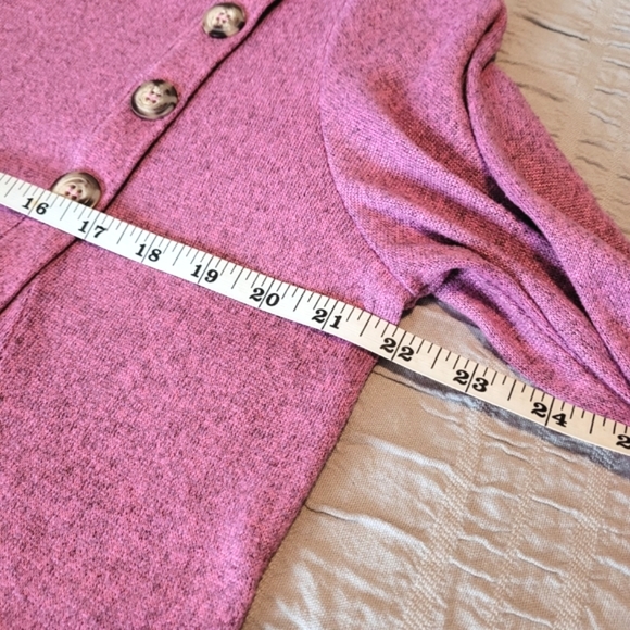 ⏰️3/$10 L/G Solt pink long sleeves shirt with buttons line. - Picture 4 of 9